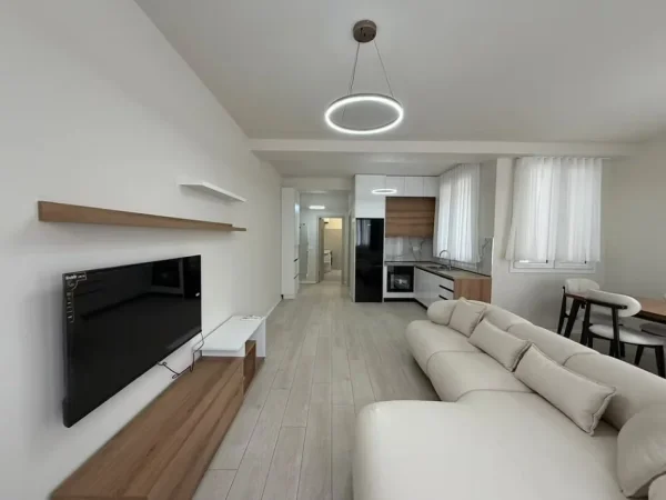Tirane, jepet me qera apartament 1+1 Kati 2, 85 m² 650 € (Astir)