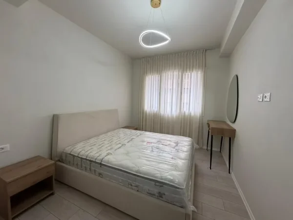 Tirane, jepet me qera apartament 1+1 Kati 2, 85 m² 650 € (Astir)