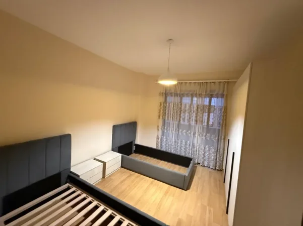 Tirane, jepet me qera apartament 2+1+Ballkon Kati 5, 1 m² 550 € (Tedor keko)