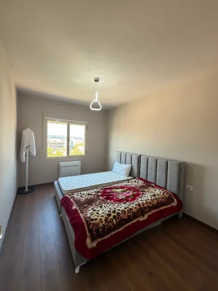Tirane, jepet me qera apartament 2+1+Ballkon Kati 6, 700 € (Don Bosko)