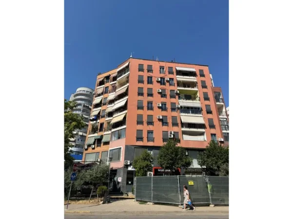 Tirane, shitet apartament 2+1+Ballkon Kati 8, 108 m² 220.000 € 