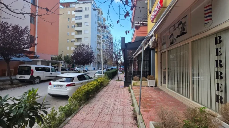 Vlore, jepet me qera dyqan Kati 0, 25 m² 430 € (Rruga Cipajve, Vlore)