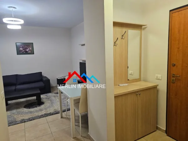 Tirane, jepet me qera apartament 2+1+Ballkon Kati 1, 76 m² 585 € (RRUGA 5 MAJI)