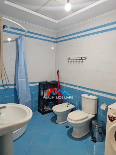 Tirane, jepet me qera apartament 2+1+Ballkon Kati 1, 76 m² 585 € (RRUGA 5 MAJI)