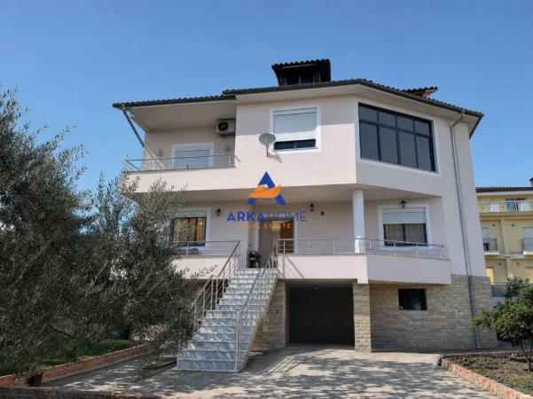 Tirane, jepet me qera Vile 3+1 Kati 3, 300 m² 3.751 € 