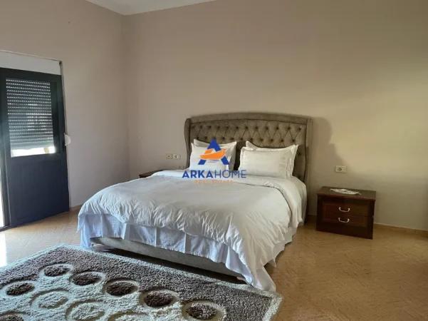 Tirane, jepet me qera Vile 3+1 Kati 3, 300 m² 3.751 € 