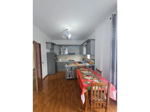 Durres, jepet me qera apartament 3+1 Kati 2, 100 m² 350 € (Spitalle, Durres)