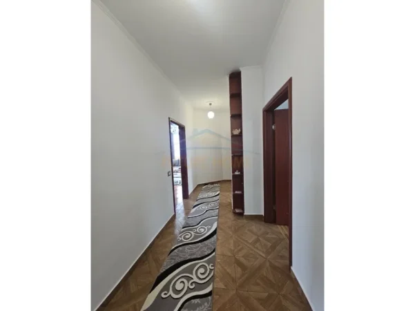 Durres, jepet me qera apartament 3+1 Kati 2, 100 m² 350 € (Spitalle, Durres)