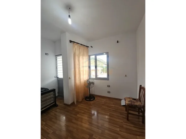 Durres, jepet me qera apartament 3+1 Kati 2, 100 m² 350 € (Spitalle, Durres)