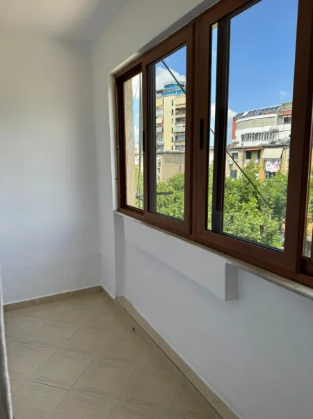 Tirane, jepet me qera nga Pronari, pa-komision apartament 1+1+Aneks+Ballkon Kati 5, 57 m² 40.000 leke (Rr Ali demi pall.72 shk 3 Ap 29)