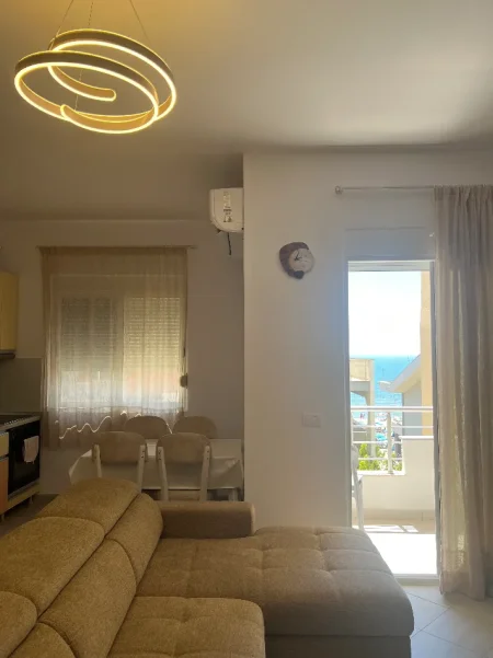 Durres, jepet me qera apartament 1+1+Ballkon Kati 4, 67 m² 85 € (Rruga Venecia Plazh Durres)