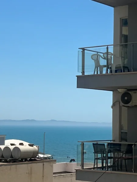 Durres, jepet me qera apartament 1+1+Ballkon Kati 4, 67 m² 85 € (Rruga Venecia Plazh Durres)