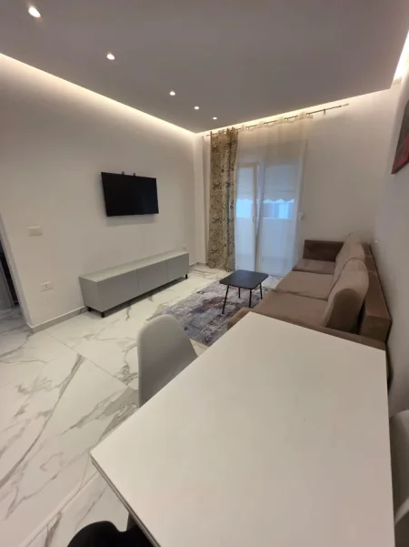 Tirane, jepet me qera apartament 1+1+Aneks+Ballkon Kati 2, 530 € (laprake , rruga dritan hoxha , spitali ushtarak , ish dogana)