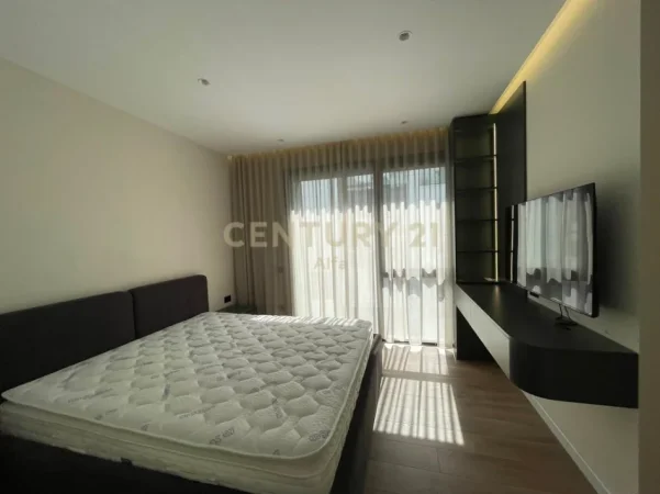 Tirane, jepet me qera apartament 2+1 Kati 2, 105 m² 1.300 € (liqeni i thate pa malore)
