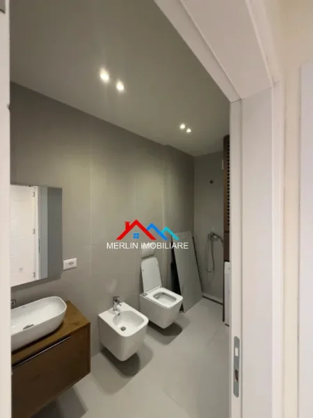 Tirane, jepet me qera apartament 3+1+Ballkon Kati 3, 127 m² 1.100 € (BULEVARDI I RI,RRUGA KARL GEGA)