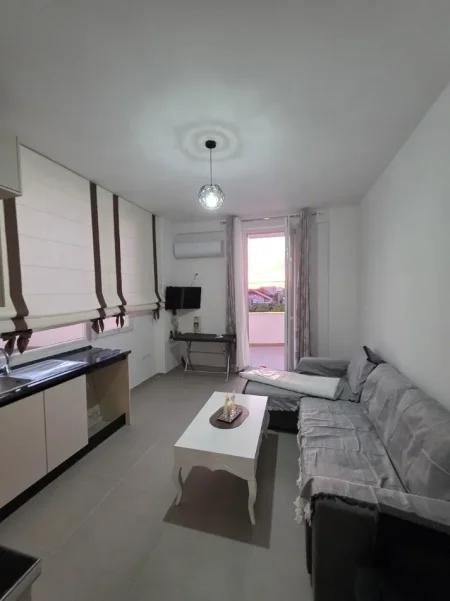Tirane, jepet me qera apartament 1+1+Aneks+Ballkon Kati 2, 62 m² 400 € (astir)