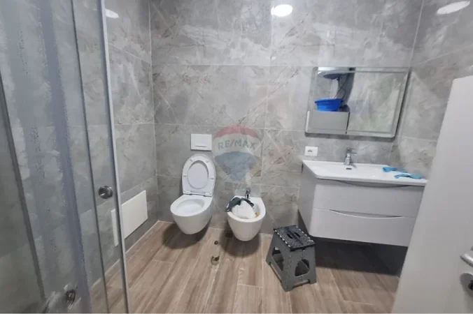 Tirane, jepet me qera apartament 1+1+Aneks+Ballkon Kati 8, 70 m² 650 € (Zogu i Zi)