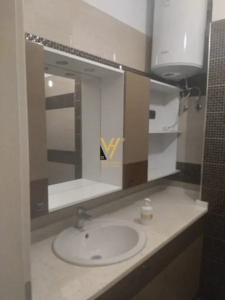 Tirane, jepet me qera apartament 2+1+Ballkon Kati 4, 90 m² 520 € (ASTIR)