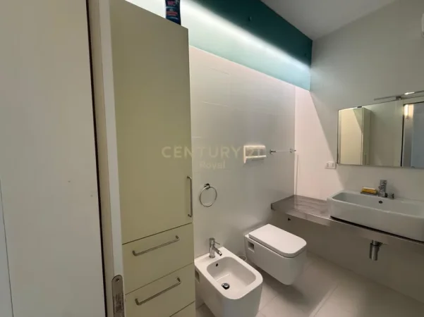 Tirane, jepet me qera apartament 1+1+Ballkon Kati 10, 80 m² 600 € 