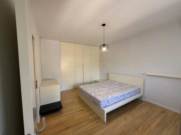Tirane, jepet me qera apartament 1+1+Ballkon Kati 10, 80 m² 600 € 