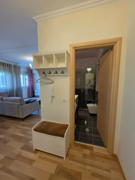 SHITET: Apartament 2+1+2🚾 & 1 Ballkon📍Liqeni Thatë - (Kompleksi FZ) 105m² 🌇 Kati 5 🔥Me Hipotekë, I Mobiluar (230.000€ 💸) 🌐