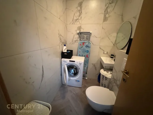 Tirane, jepet me qera apartament 2+1+Ballkon Kati 2, 118 m² 900 € (Drejtoria e Higjenes)