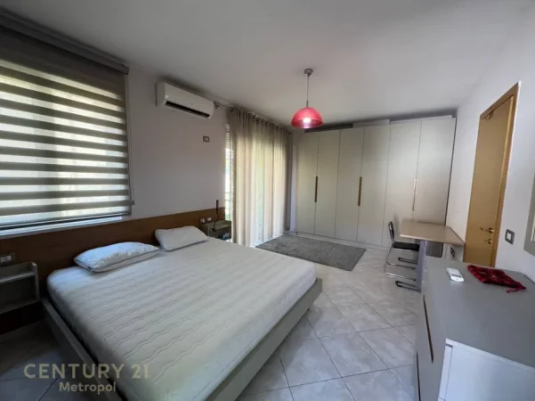 Tirane, jepet me qera apartament 2+1+Ballkon Kati 2, 118 m² 900 € (Drejtoria e Higjenes)