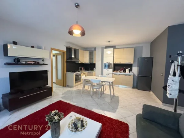 Tirane, jepet me qera apartament 2+1+Ballkon Kati 2, 118 m² 900 € (Drejtoria e Higjenes)