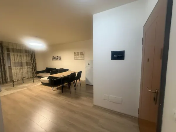 Tirane, jepet me qera apartament 1+1 Kati 2, 70 m² 600 € (Kopeshti botanik)
