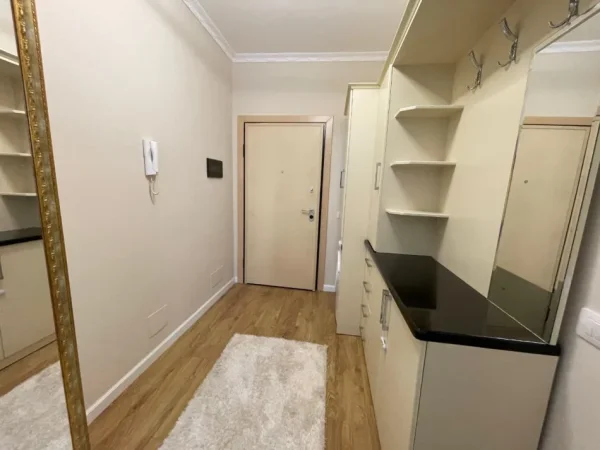Tirane, jepet me qera apartament 2+1 Kati 2, 110 m² 800 € (Rruga e Elbasanit)