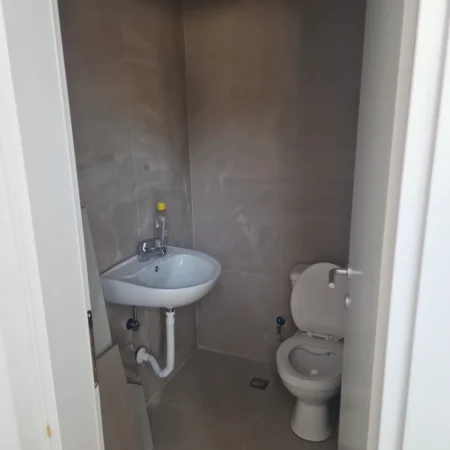 Tirane, jepet me qera apartament 2+1 Kati 3, 90 m² 500 € (Astir)