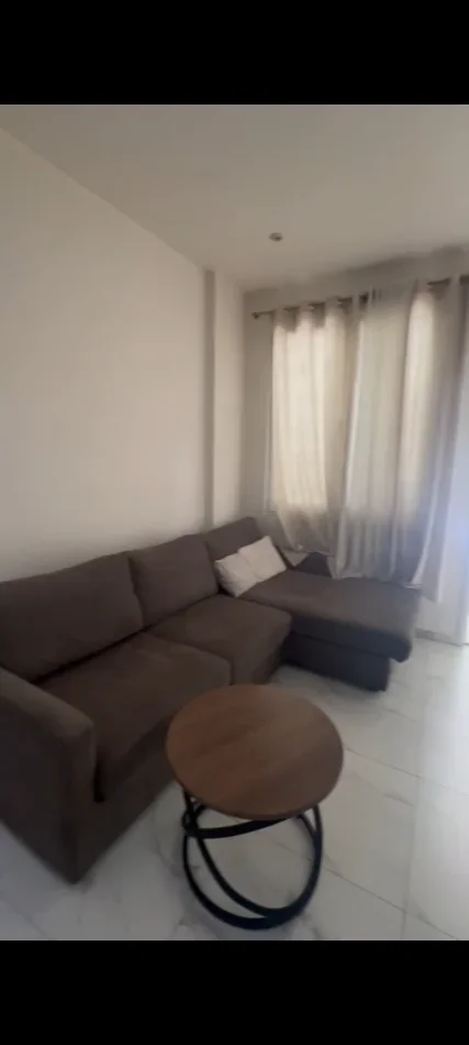 Tirane, jepet me qera apartament 1+1 Kati 1, 50 m² 400 € (Liqeni i thate)