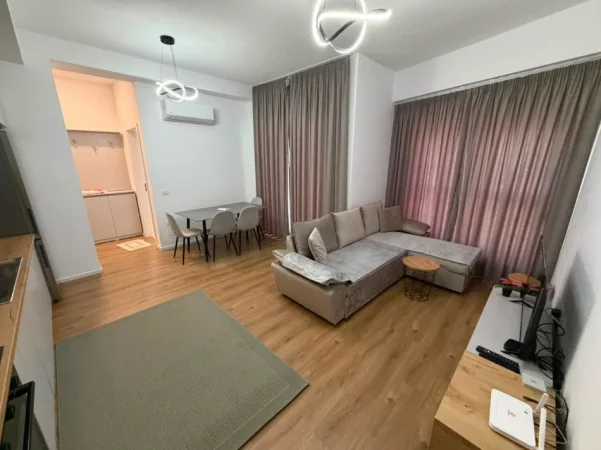 Tirane, jepet me qera apartament 1+1 Kati 7, 60 m² (Ali Demi)