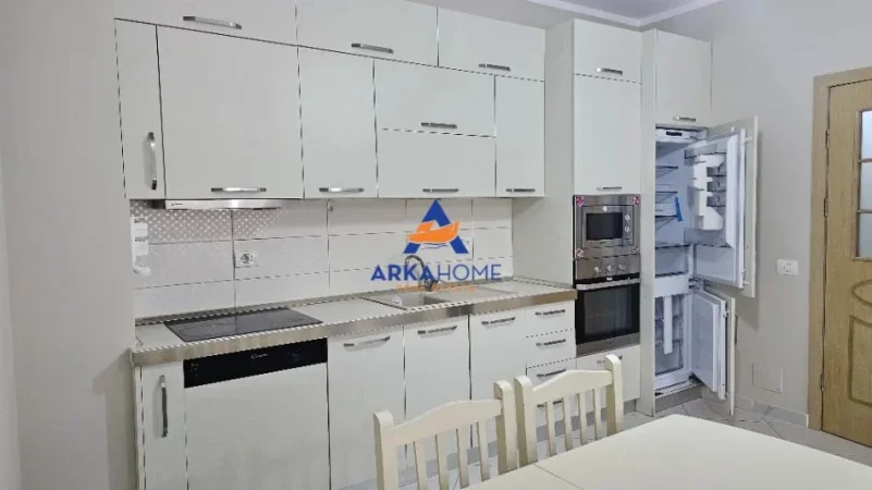 Tirane, jepet me qera apartament 2+1+Ballkon Kati 2, 75 m² 696 € 