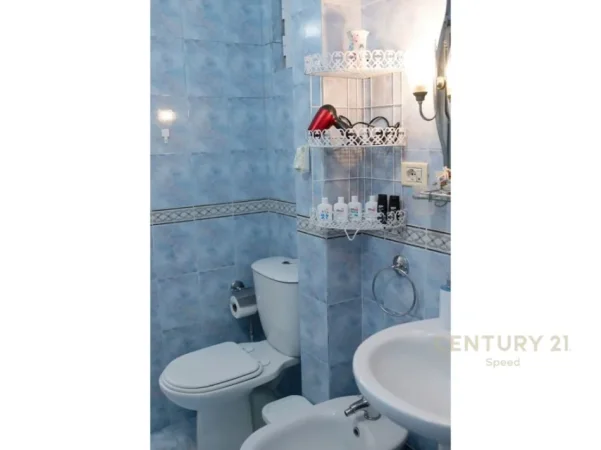 Tirane, jepet me qera apartament 1+1+Aneks+Ballkon Kati 5, 88 m² 600 € (Rruga Luigj Gurakuqi)