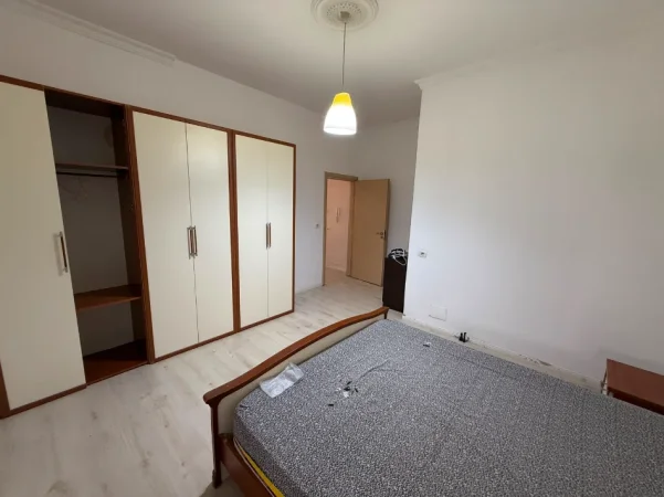 Tirane, jepet me qera apartament 1+1 Kati 2, 64 m² 450 € (ELEONORA)