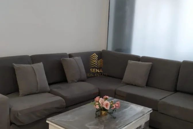 Tirane, jepet me qera apartament 2+1+Ballkon Kati 6, 80 m² 650 € (Rruga e Kavajes)