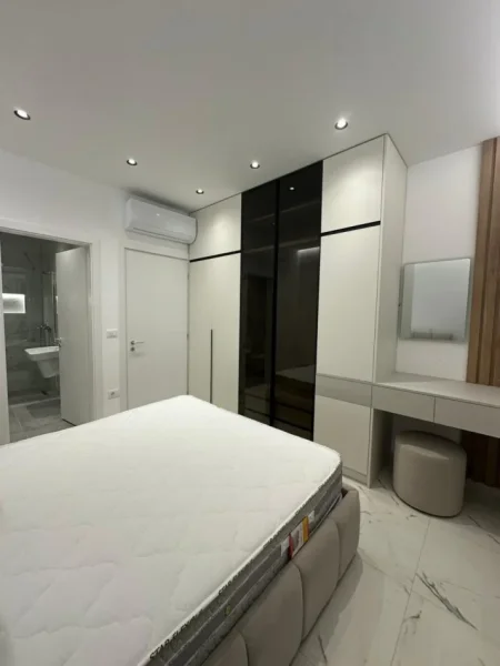 Tirane, jepet me qera apartament 2+1 Kati 6, 100 m² 750 € (Laprakë)