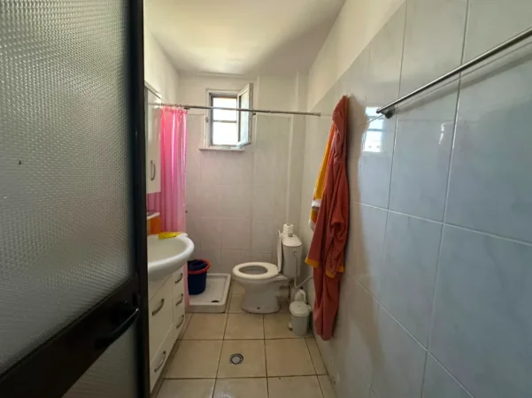 Durres, jepet me qera apartament 2+1+Ballkon Kati 3, 115 m² 450 € 