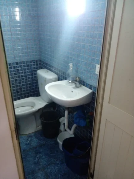 Tirane, jepet me qera ambjent biznesi Kati 0, 60 m² 600 € (9 Katëshet-Galeria)
