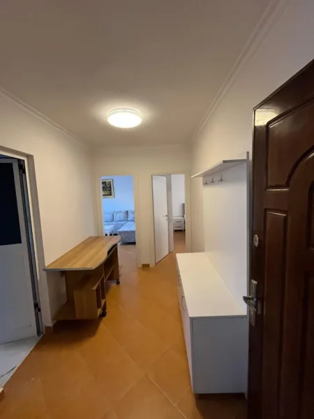 Tirane, jepet me qera apartament 1+1 Kati 1, 60 m² 500 € (Rruga e Dibrës)