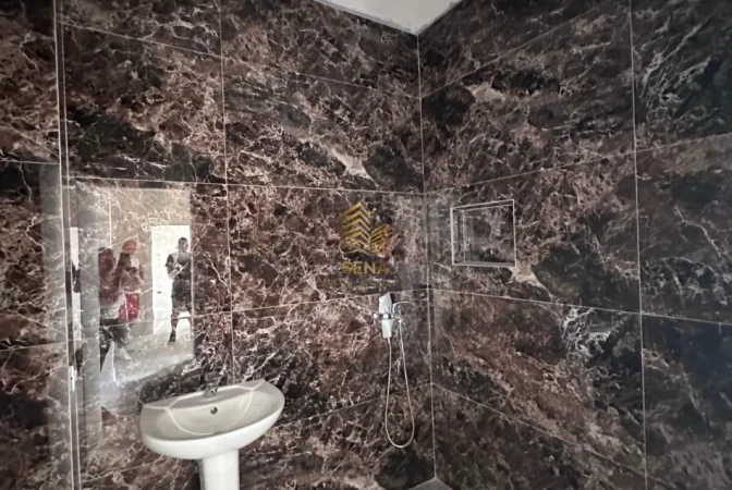 Tirane, shitet apartament 2+1+Ballkon Kati 4, 95 m² 152.000 € (Astir, Urgan Gate)