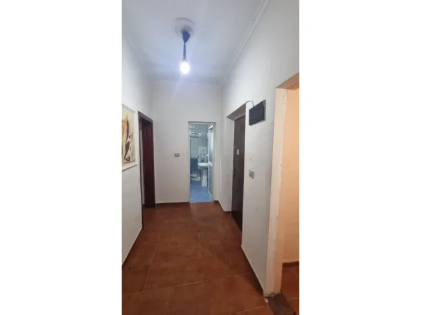 Tirane, shitet apartament 3+1+Ballkon Kati 2, 116 m² 245.000 € (Rruga e Kavajes)