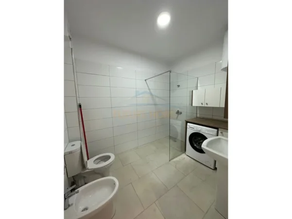 Tirane, shes apartament 2+1+Ballkon Kati 6, 104 m² 110.000 € 