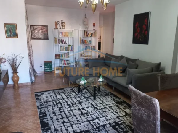 Tirane, shes apartament 2+1+Ballkon Kati 5, 88 m² 150.000 €
