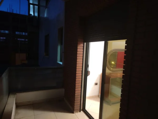 Durres, jepet me qera apartament 2+1 Kati 3, 120 m² 650 € (Ish Restorant Durresi)