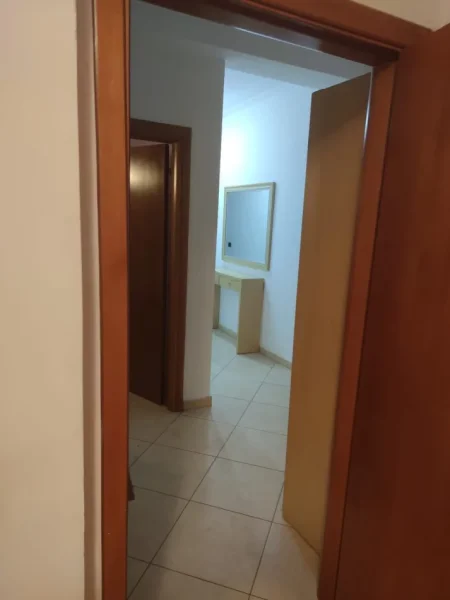Durres, jepet me qera apartament 2+1 Kati 3, 120 m² 650 € (Ish Restorant Durresi)