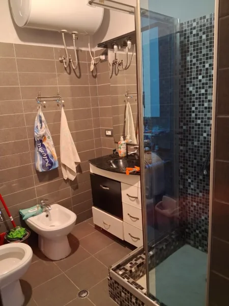 Tirane, jepet me qera apartament 2+1 Kati 3, 103 m² 650 € (MYSLYM SHYRI)