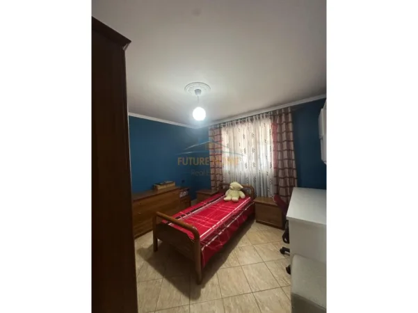 Tirane, shitet apartament 3+1 Kati 5, 157 m² 220.000 € 