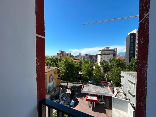 Tirane, jepet me qera apartament 2+1 Kati 5, 85 m² 780 € (Stacioni i Trenit)